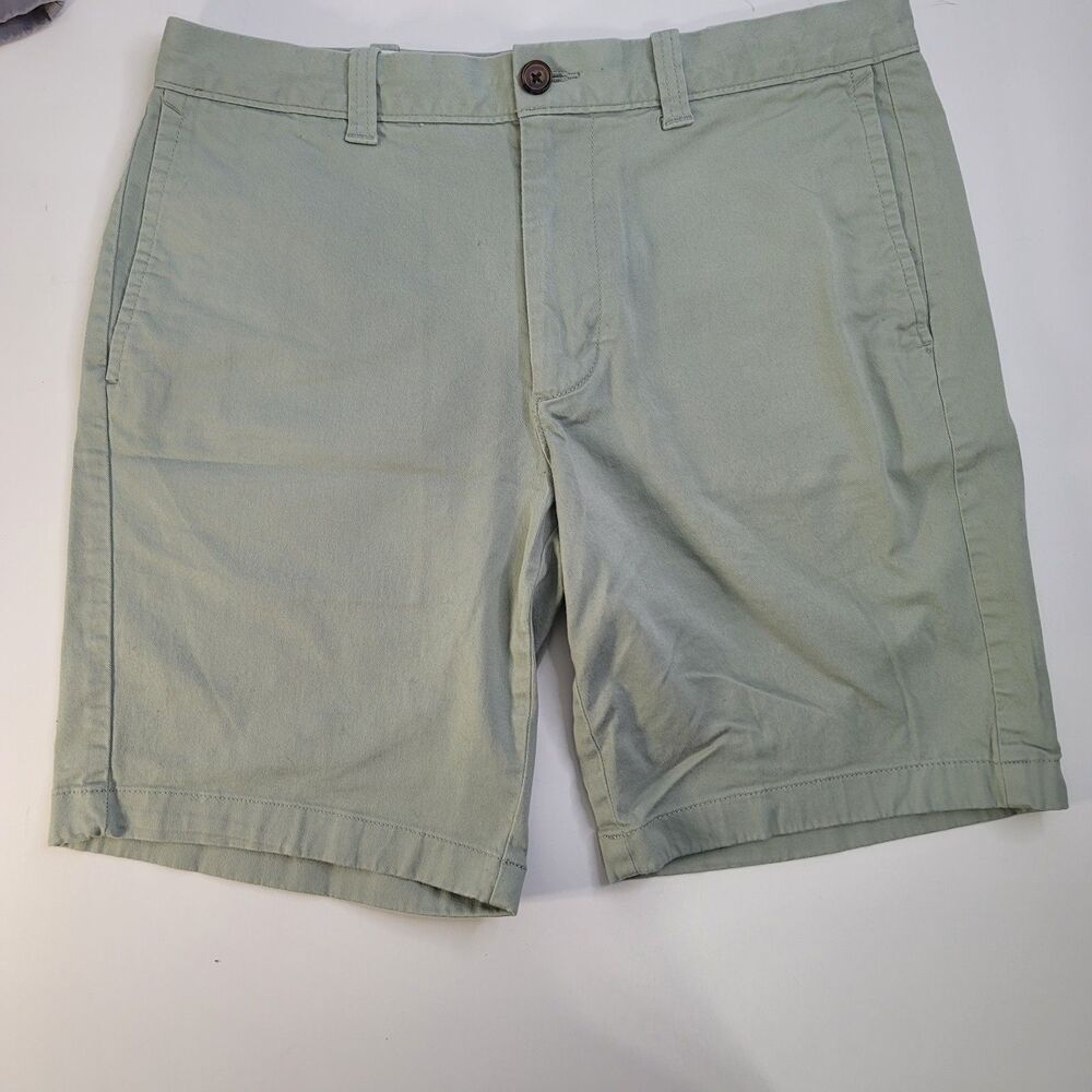 J.Crew Mens Shorts 32"x 9 " Flat Front Chino Casual Classic Preppy Sage Green
